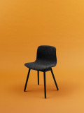 Hay About a Chair AAC12 stoel met zwart eiken onderstel