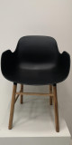 Normann Copenhagen Tweedekansje - Form Armchair stoel met eiken onderstel zwart