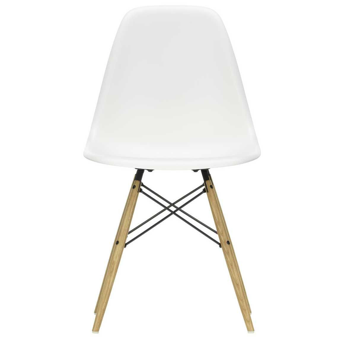 na school Schelden terras Vitra Eames DSW stoel geelachtig esdoorn onderstel | Flinders