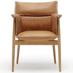 Carl Hansen & Son E005 Embrace stoel