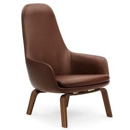 Normann Copenhagen Era Lounge Chair High loungestoel met walnoten onderstel