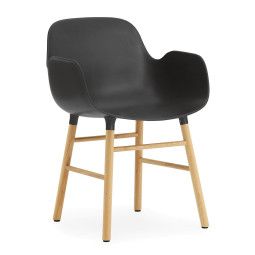 Normann Copenhagen Form Armchair stoel met eiken onderstel