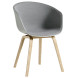 Hay About a Chair AAC22 gestoffeerde stoel, onderstel gezeept eiken, kuip Concrete Grey, Surface 120