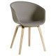 Hay About a Chair AAC22 gestoffeerde stoel, onderstel gezeept eiken, kuip Khaki, Surface 420